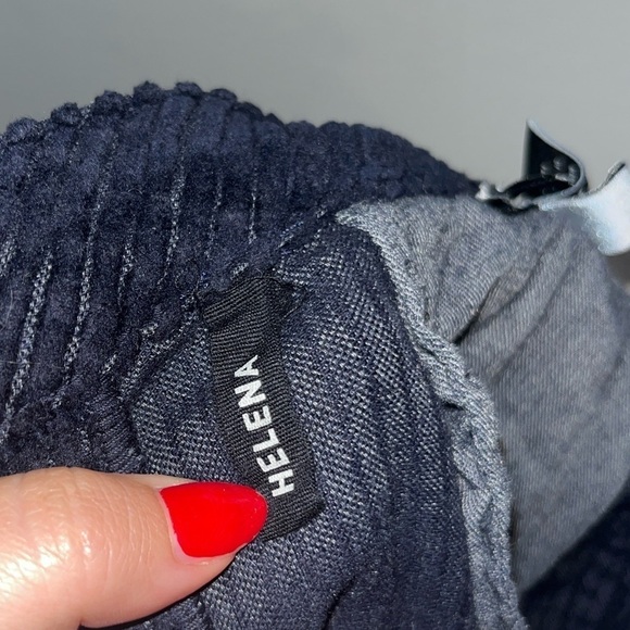 GRLFRND Helena Straight Leg Cropped Corduroy Pant Midnight Train size 25 - Picture 4 of 10